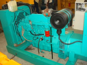 Cummins-Onan 150KW, DGFA-3370045 año=1999 motor NCTA-8.3G con 7,805 horas  S=D990896629